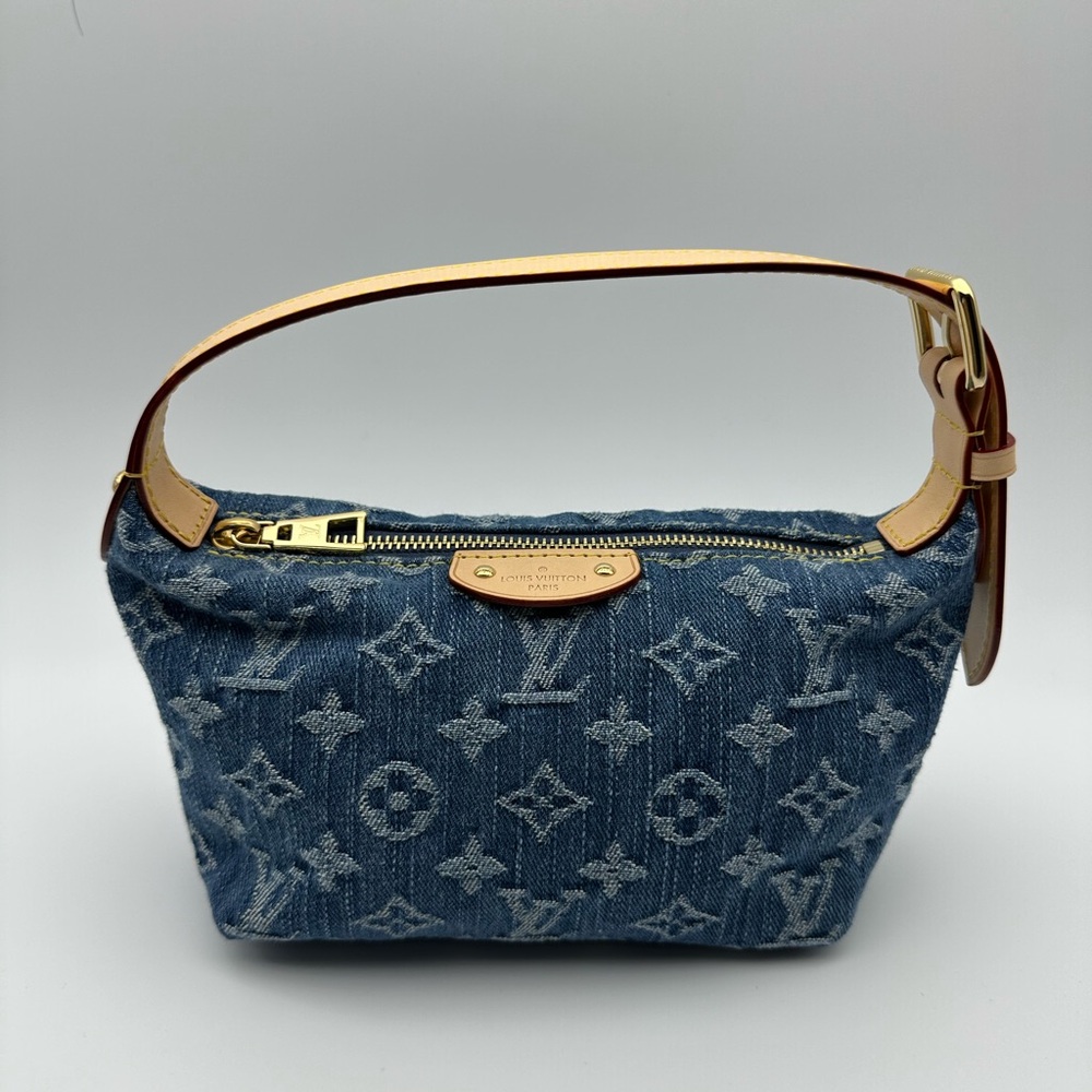 Authentic Louis Vuitton hills pochette denim bag.